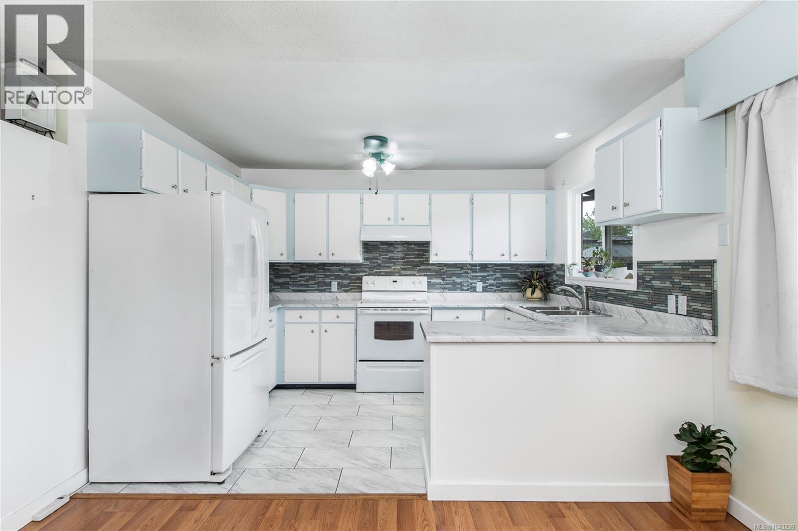 2505 Alder St S - 10
