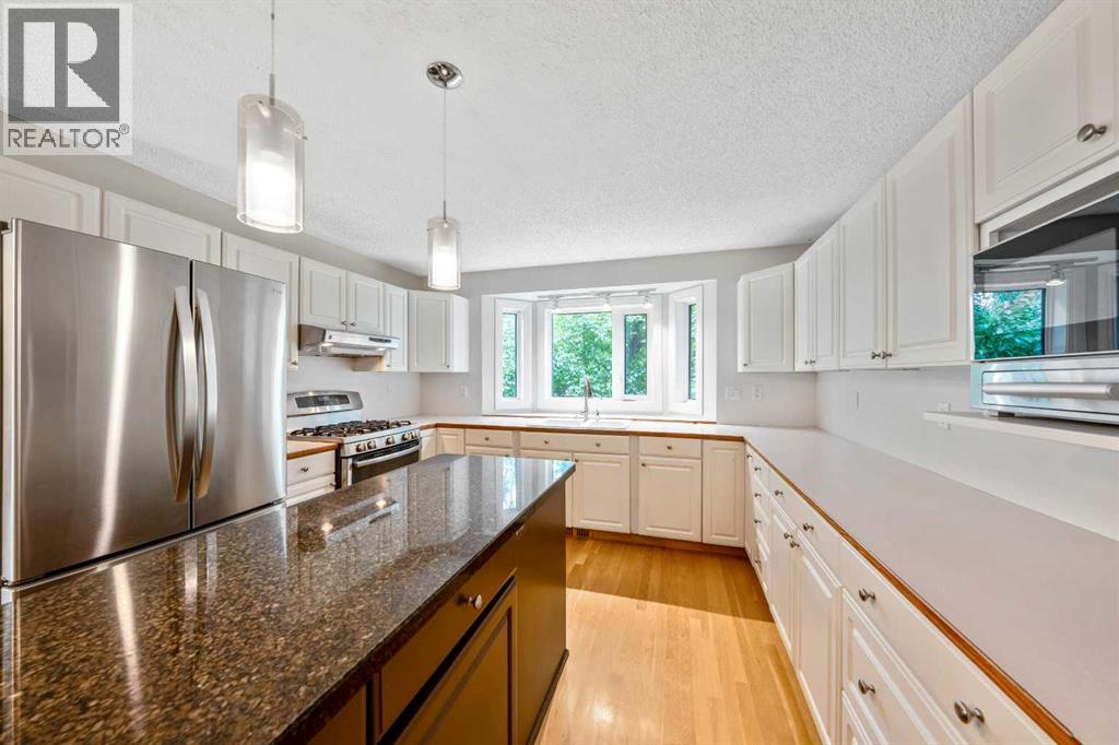 224 Varsity Crescent NW - 11