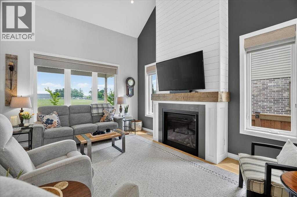 87 BOYD BOULEVARD - 16