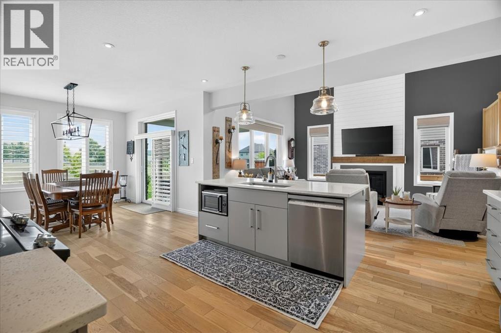 87 BOYD BOULEVARD - 11