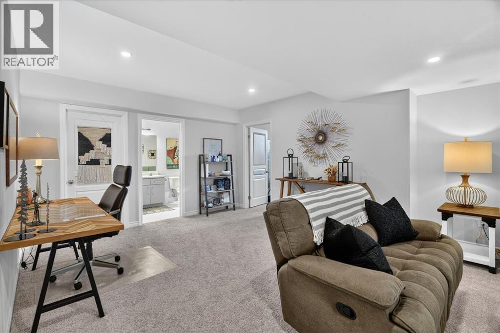 87 BOYD BOULEVARD - 35