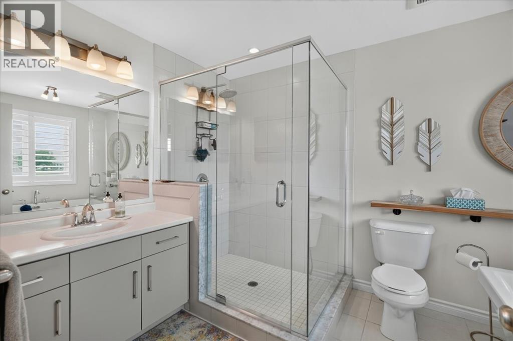 87 BOYD BOULEVARD - 24