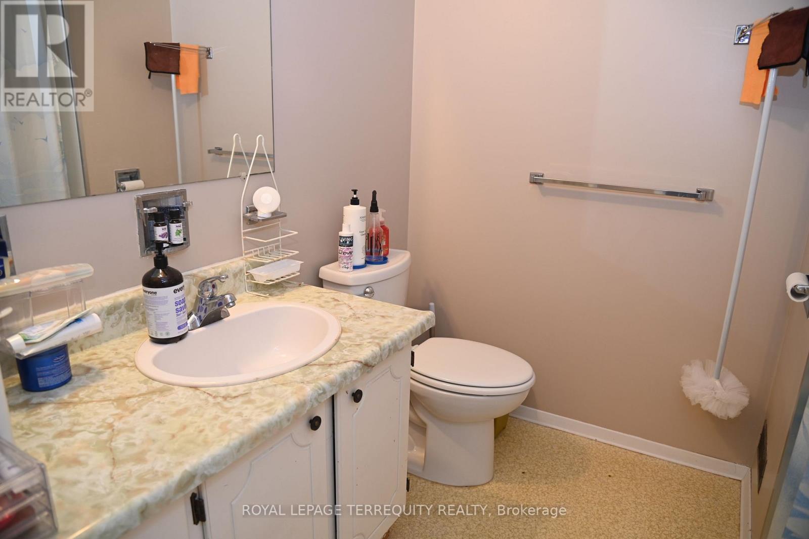22 WHITE HEATHER BOULEVARD - 19