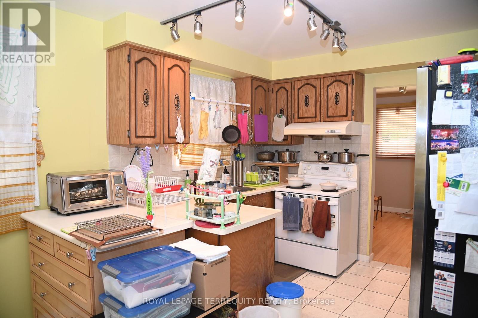 22 WHITE HEATHER BOULEVARD - 6