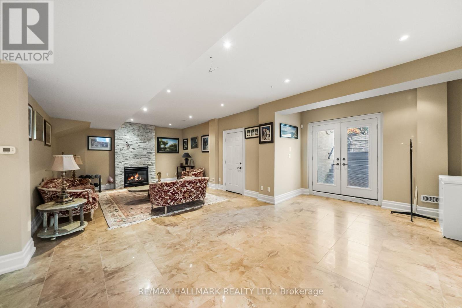 34 MAY AVENUE - Image 36