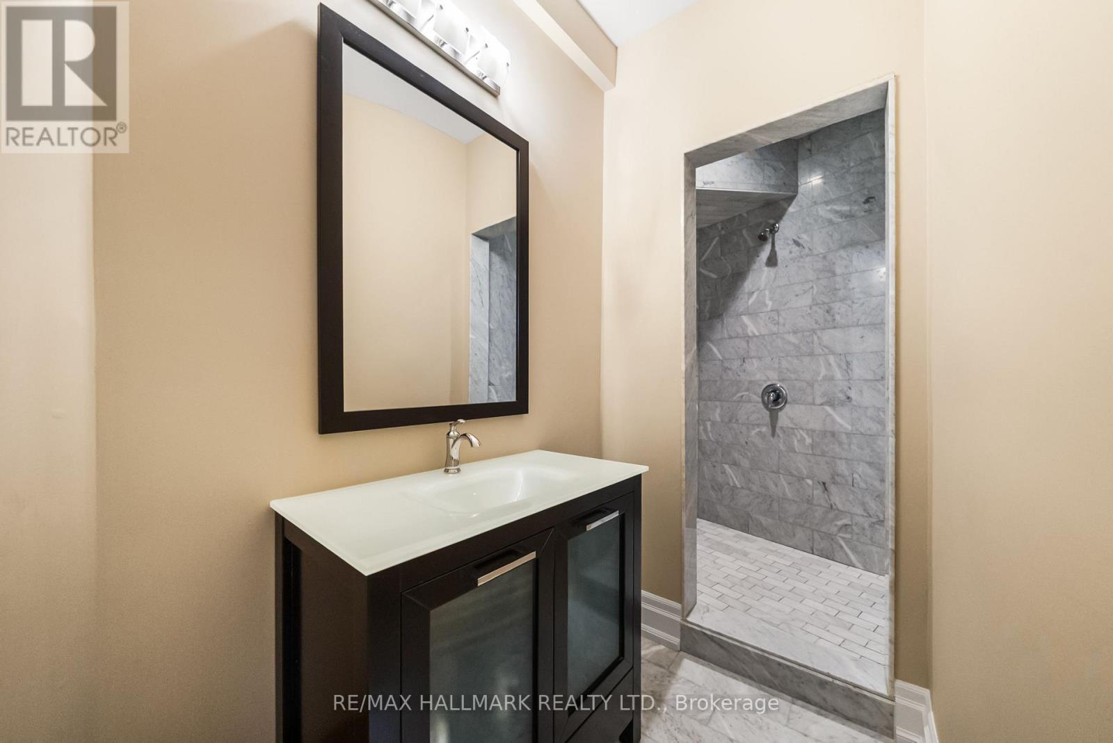 34 MAY AVENUE - Image 39