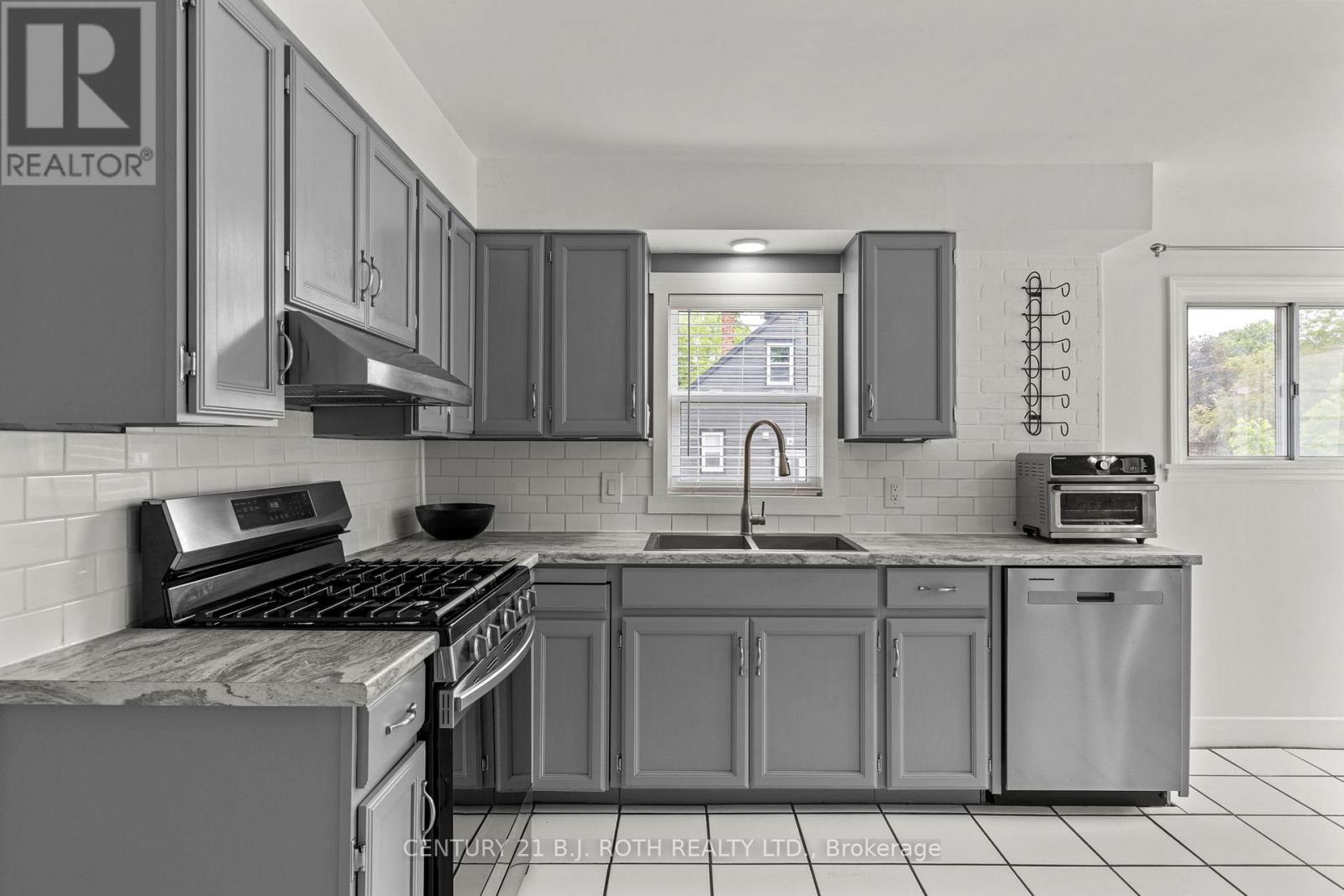 52 MARCUS STREET - Image 7