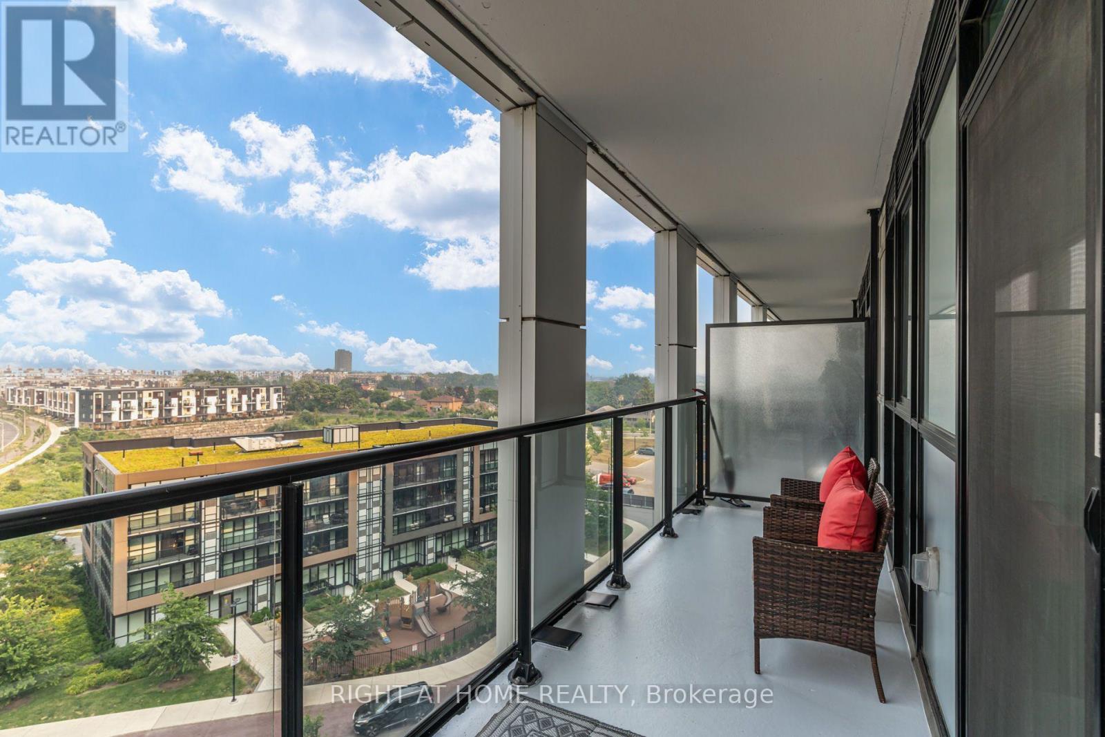 #707 50 GEORGE BUTCHART DRIVE - Image 24