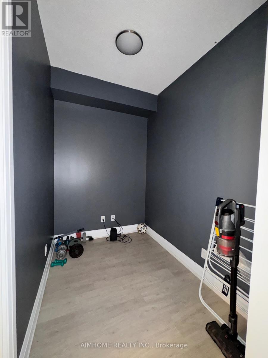 #801 56 ANNIE CRAIG DRIVE - 19