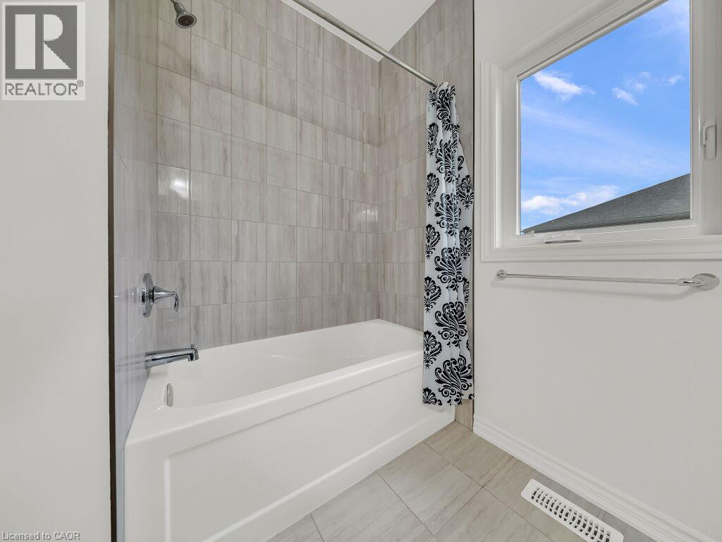 138 SAUNDERS Street - Image 12
