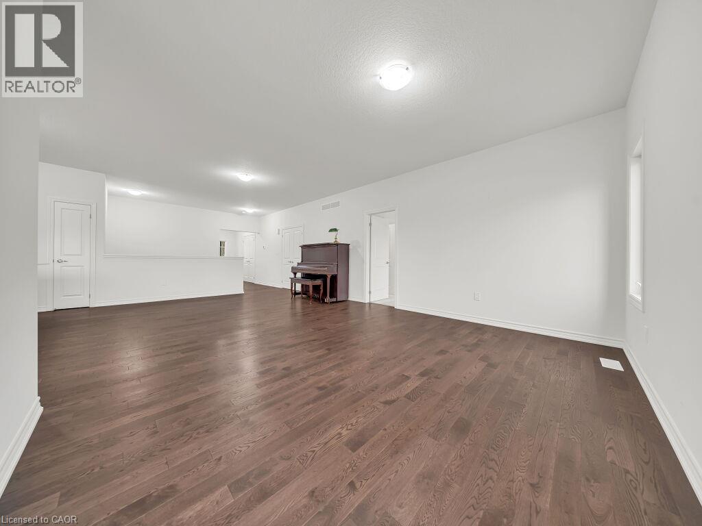 138 SAUNDERS Street - Image 4