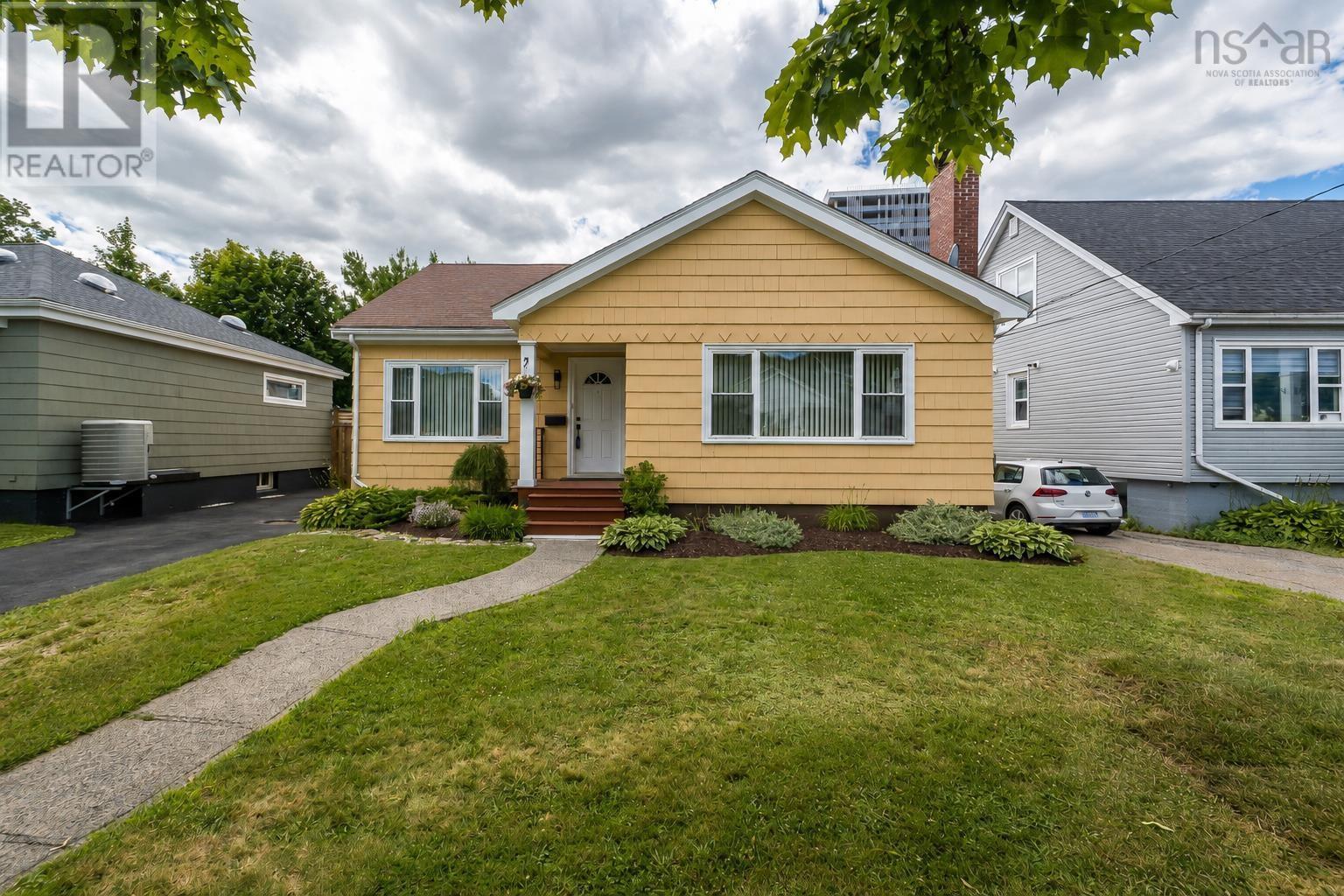 3162 Romans Avenue - 1