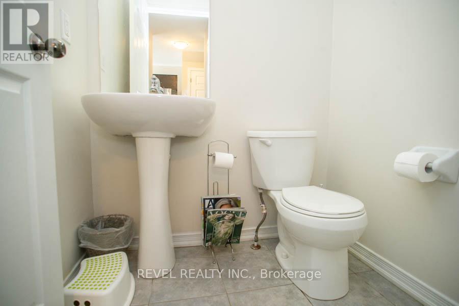 153 ENGLISH LANE - 10