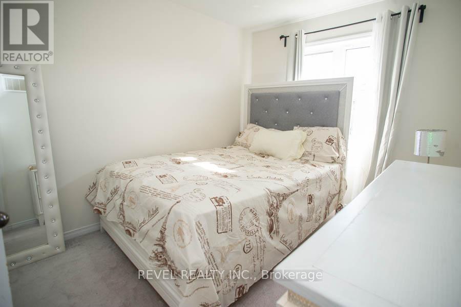153 ENGLISH LANE - 12