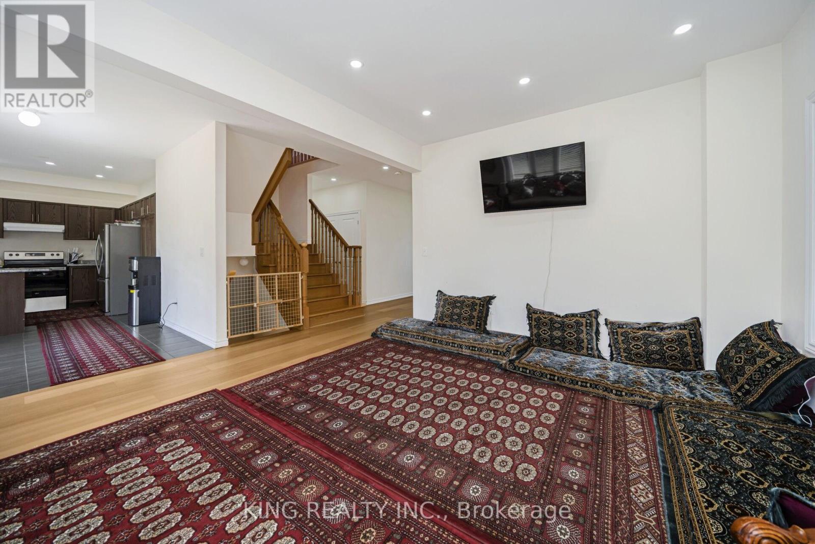 7 TODD CRESCENT - 15