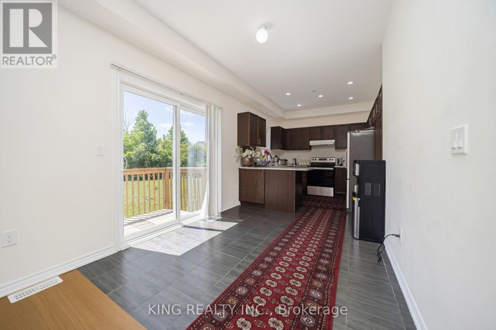 7 TODD CRESCENT - 17