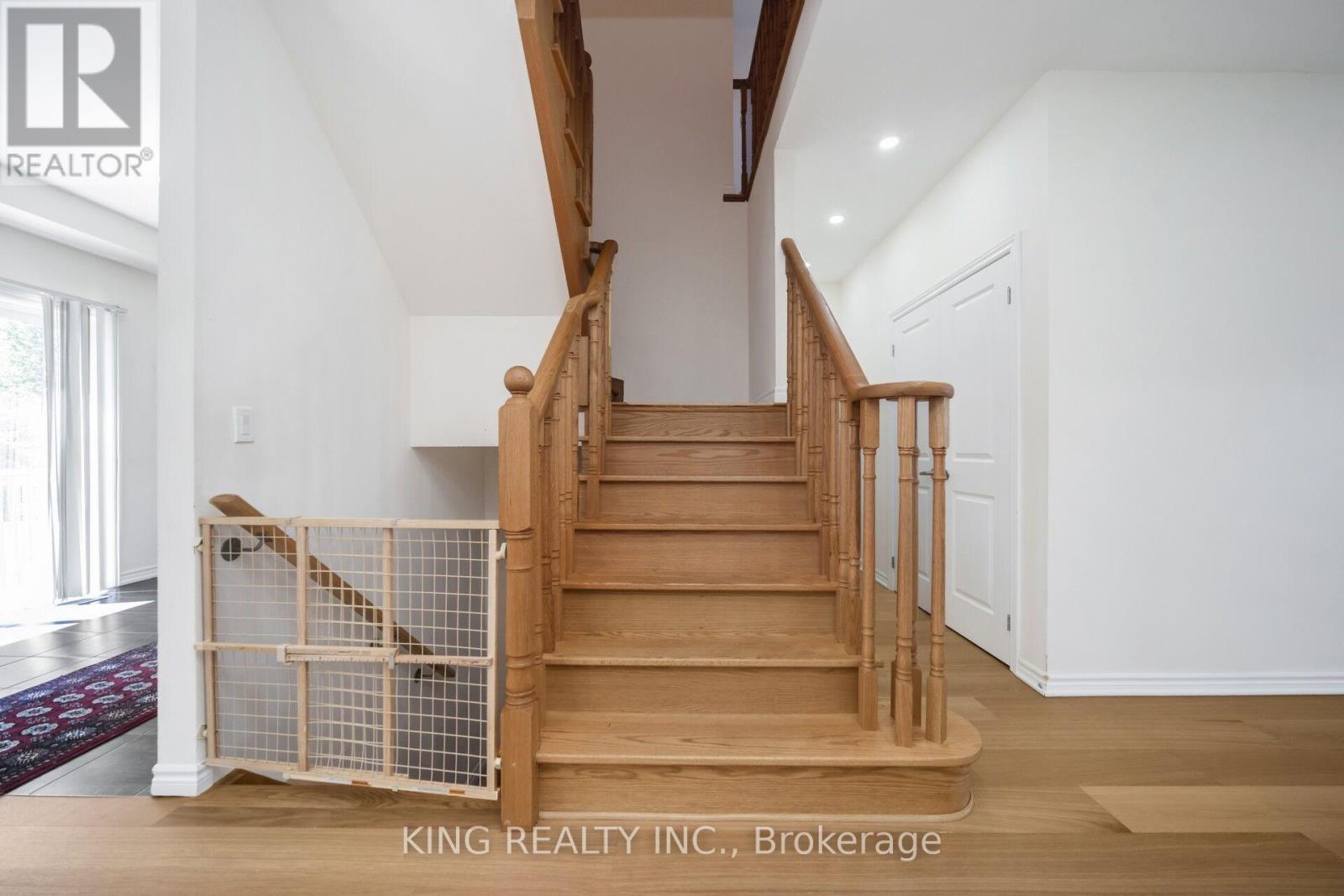 7 TODD CRESCENT - 23