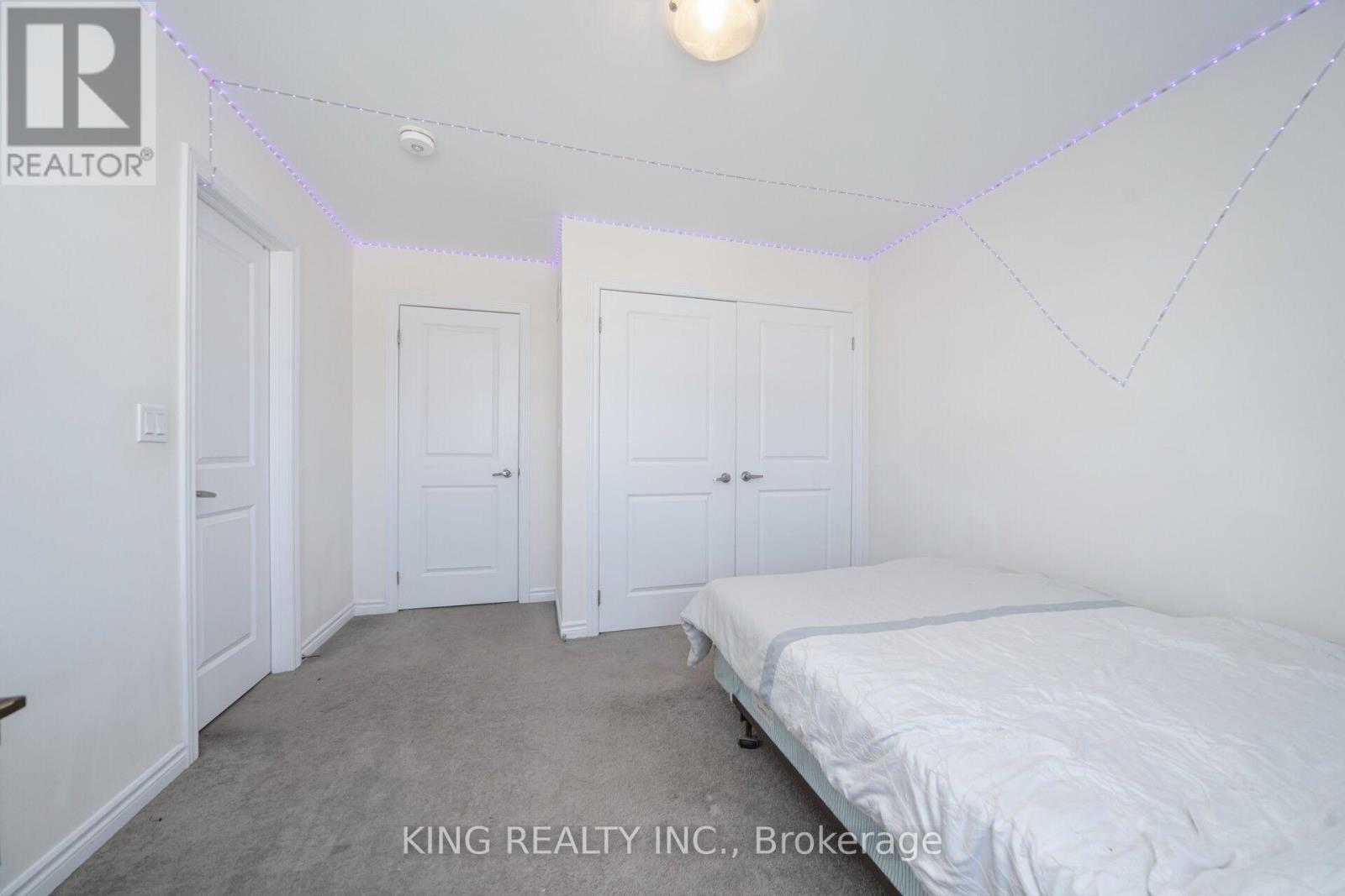 7 TODD CRESCENT - 33