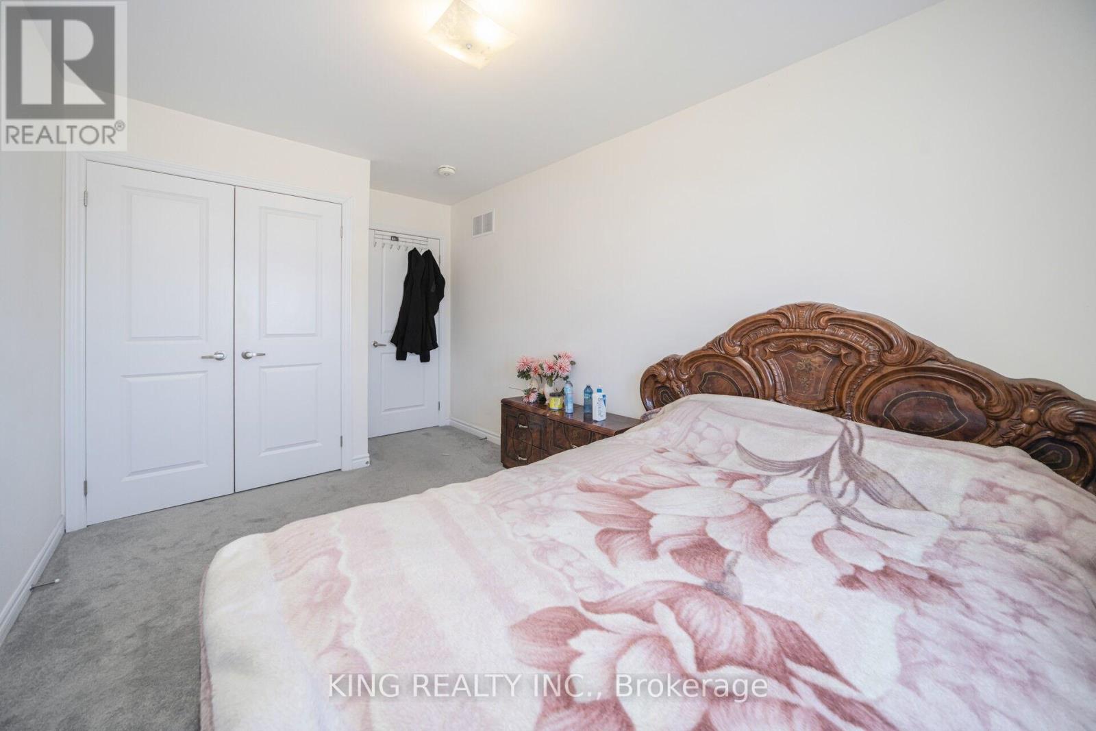 7 TODD CRESCENT - 35