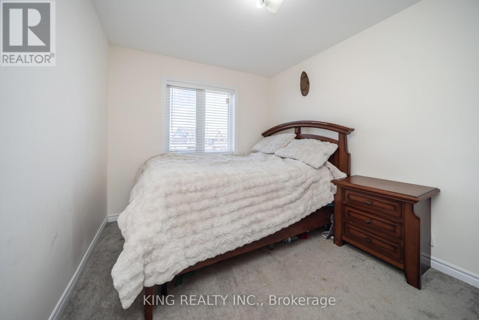 7 TODD CRESCENT - 36