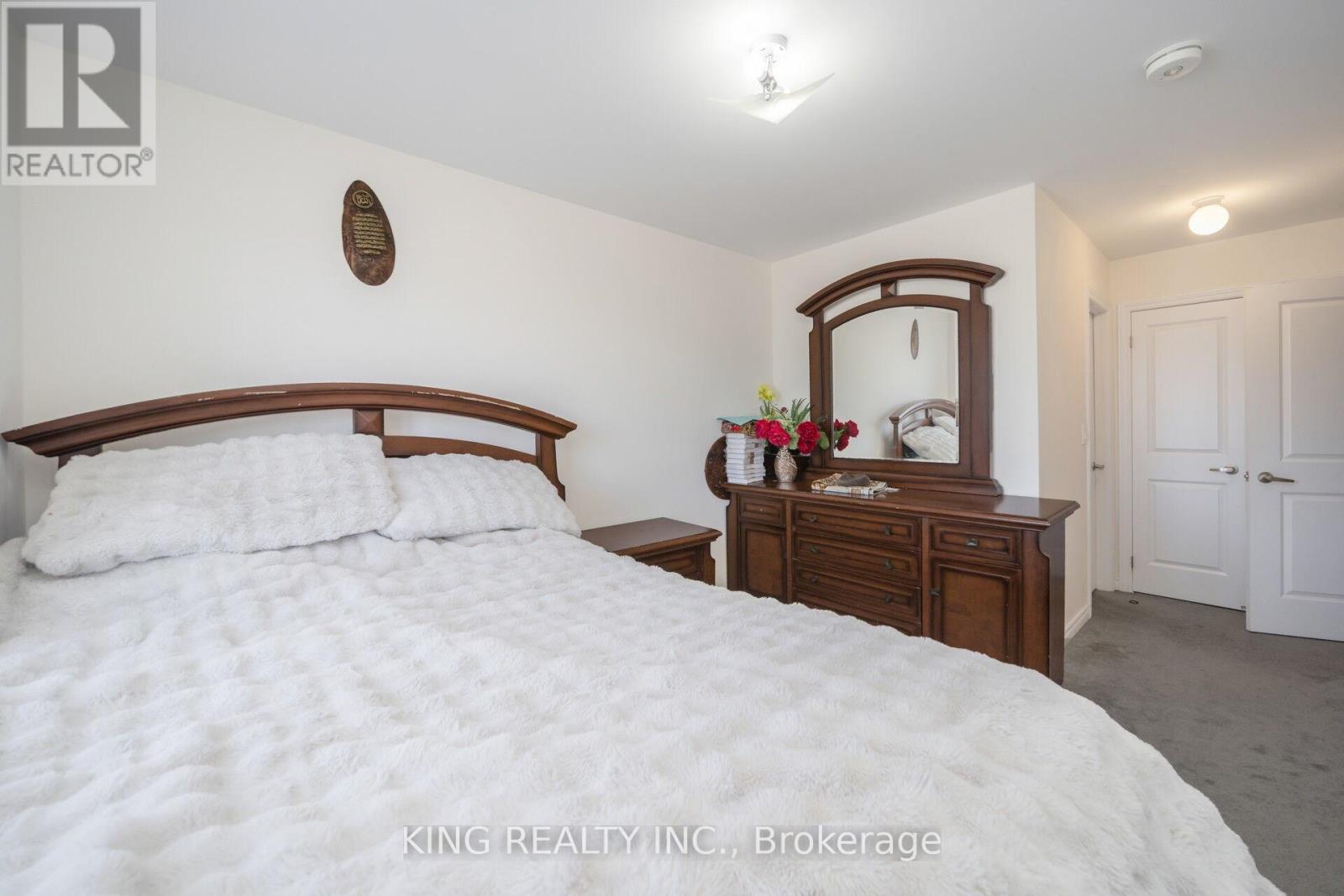 7 TODD CRESCENT - 37