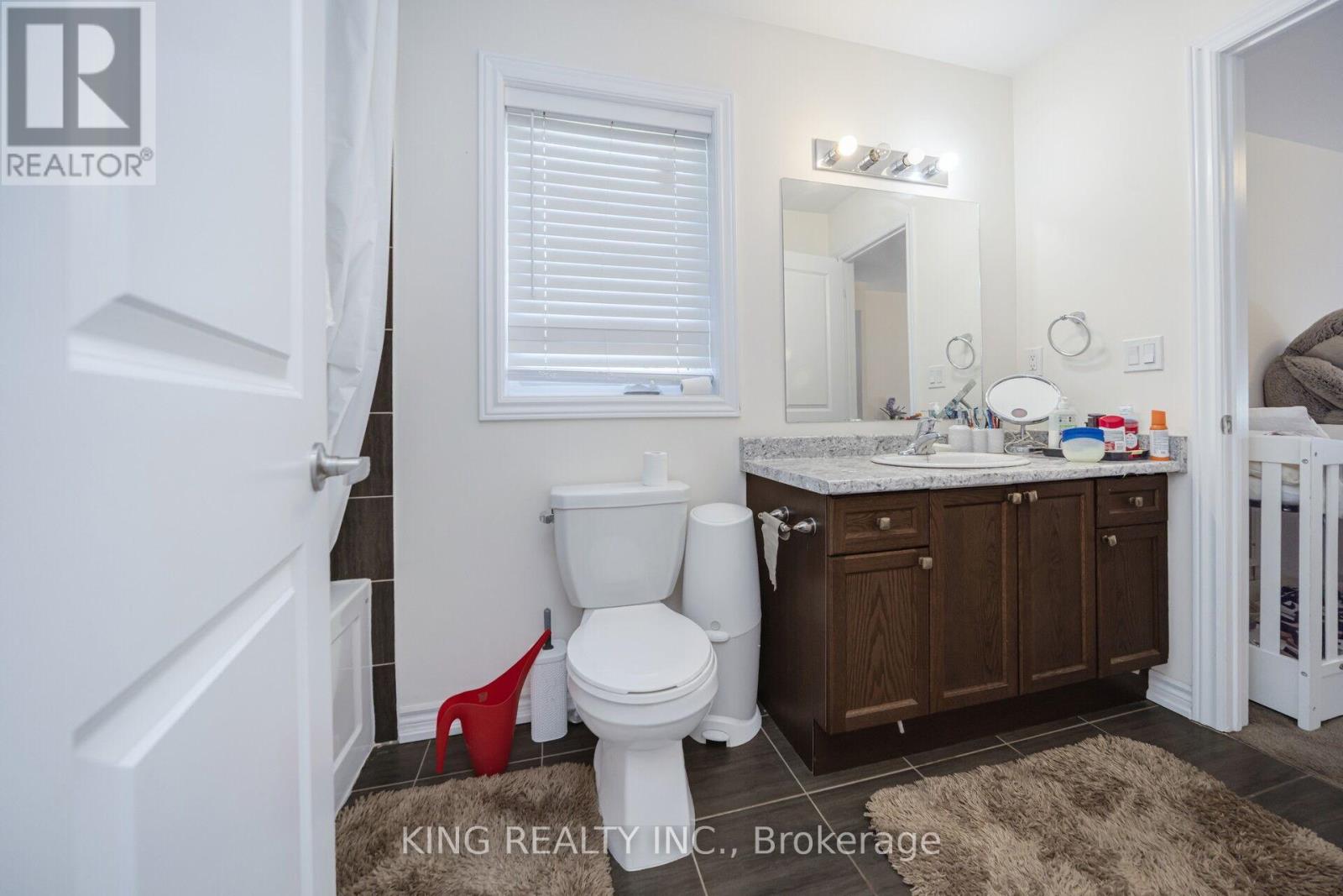 7 TODD CRESCENT - 38