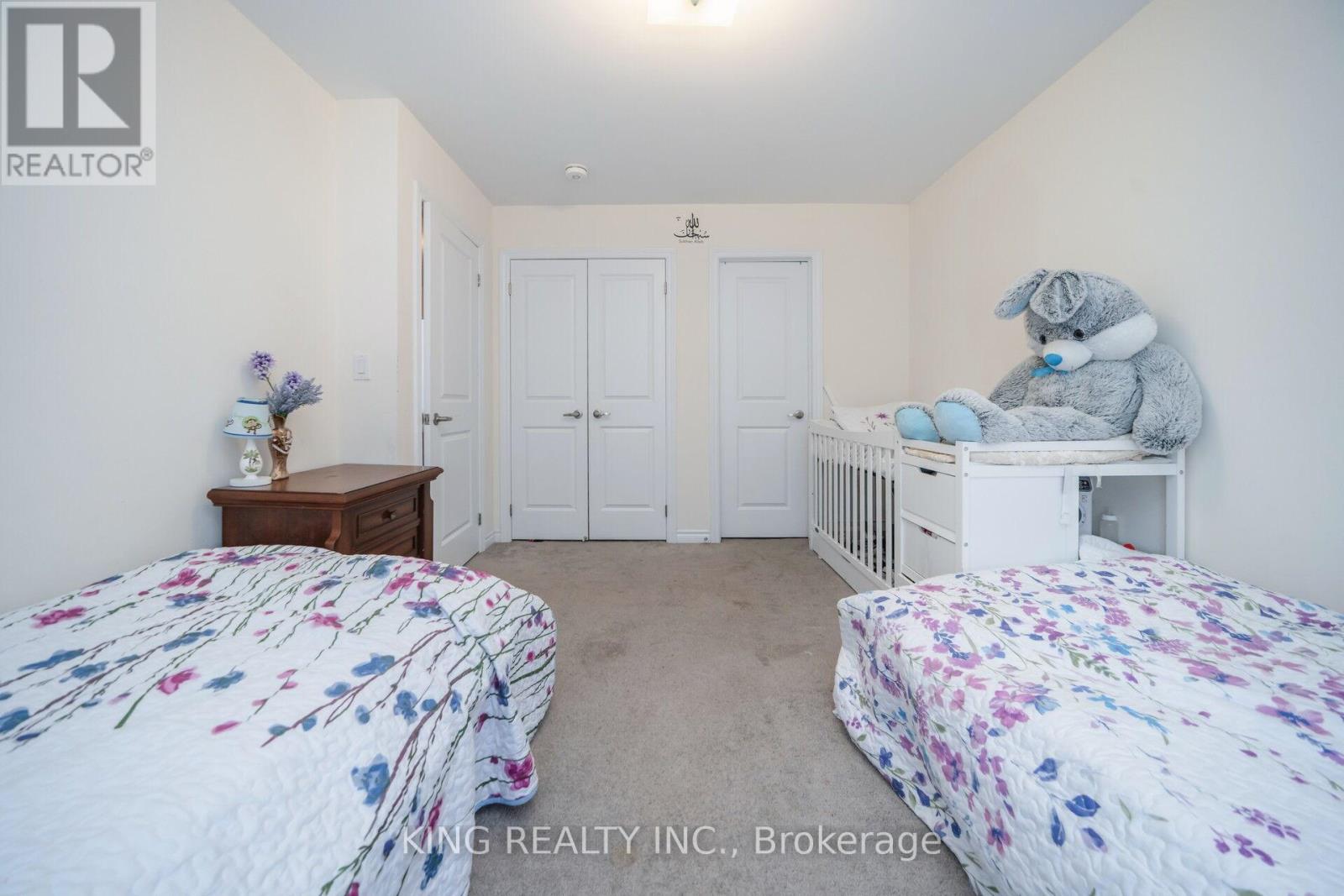 7 TODD CRESCENT - 42