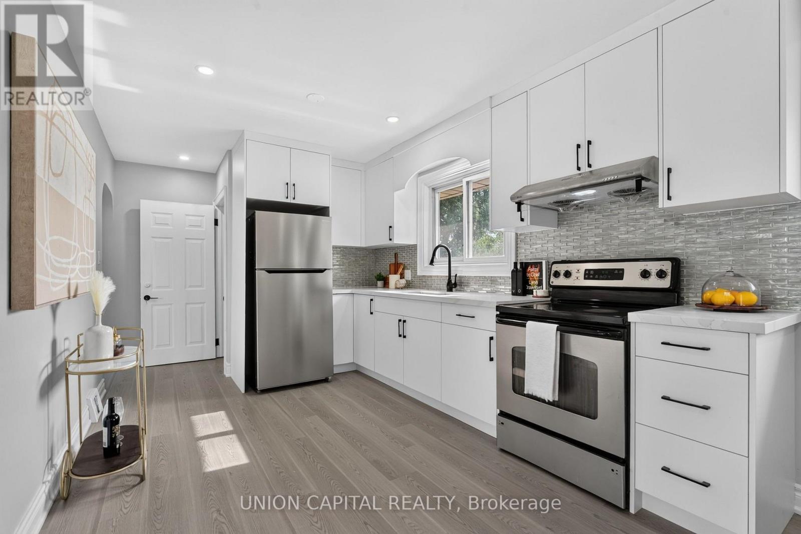 30 COLLIER ROAD N - 12