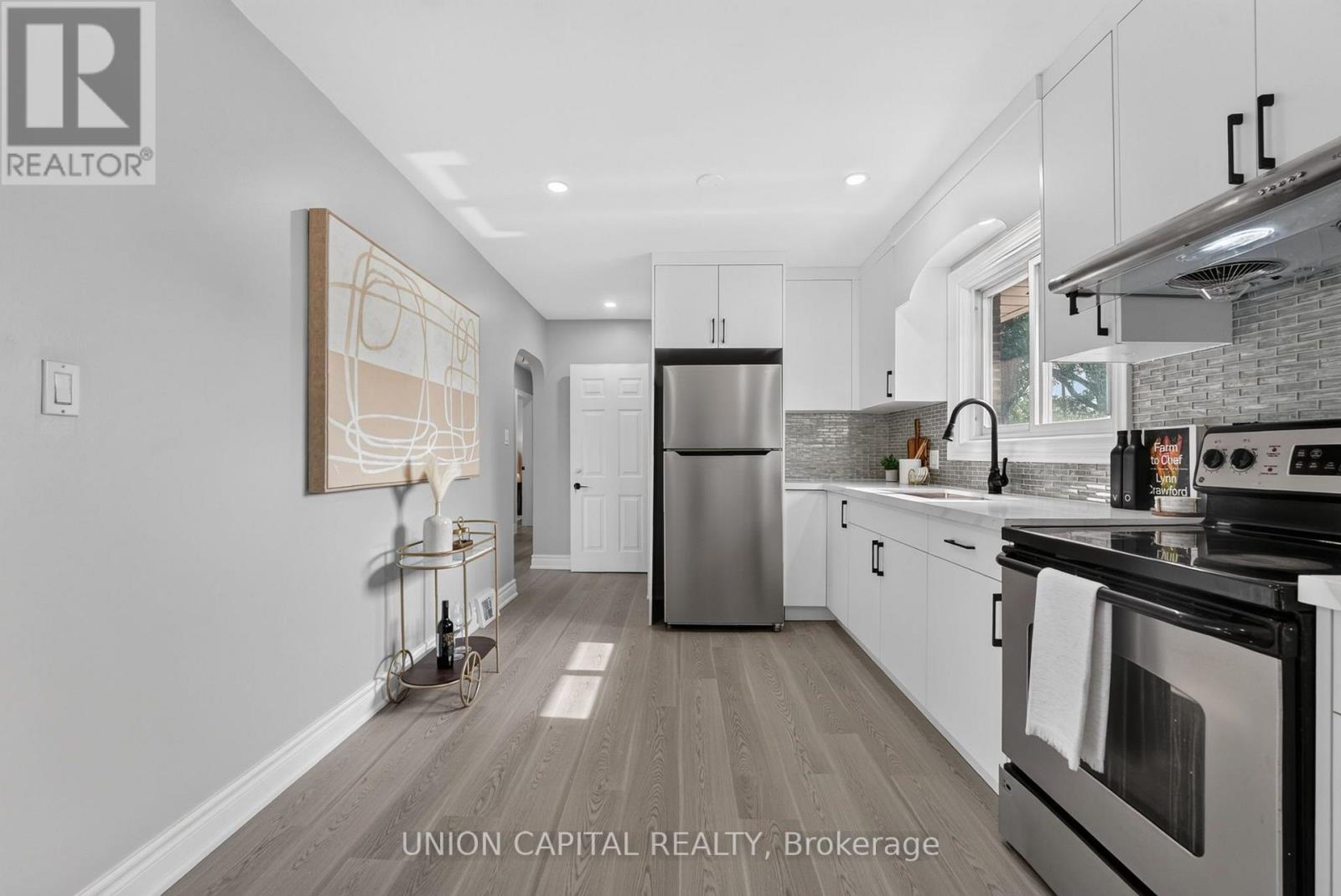 30 COLLIER ROAD N - 15