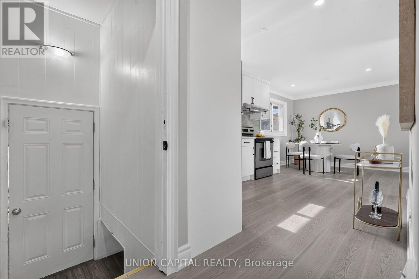 30 COLLIER ROAD N - 17