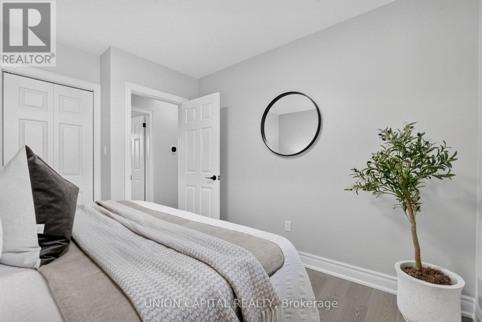 30 COLLIER ROAD N - 22