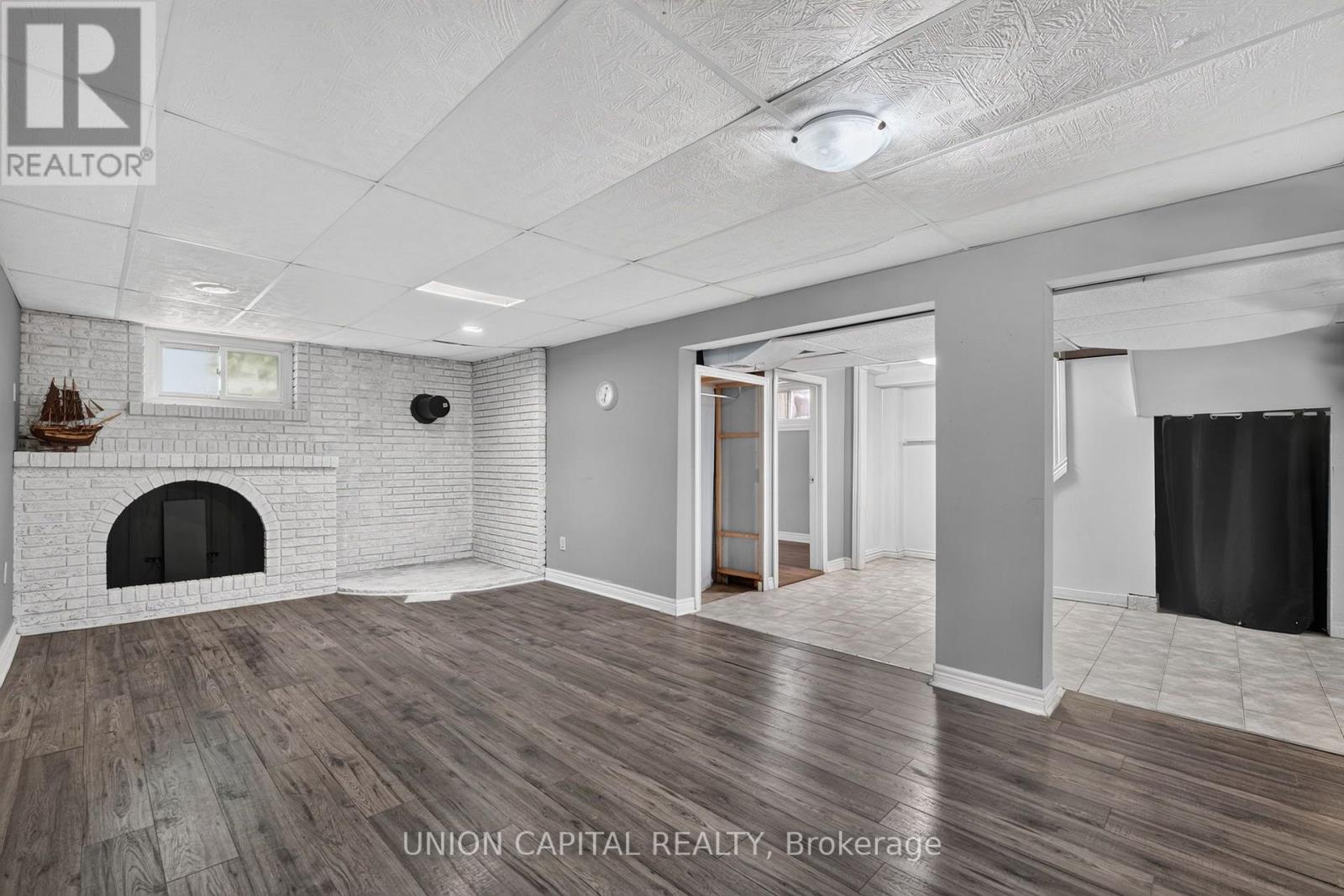 30 COLLIER ROAD N - 28