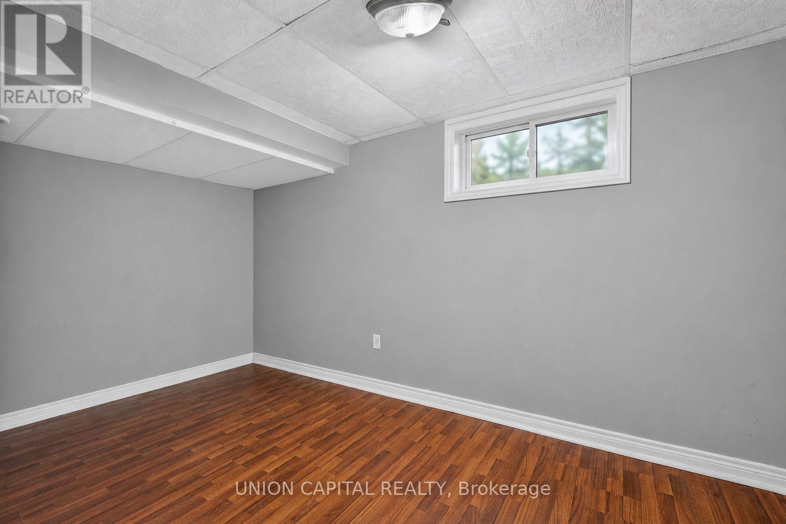 30 COLLIER ROAD N - 34