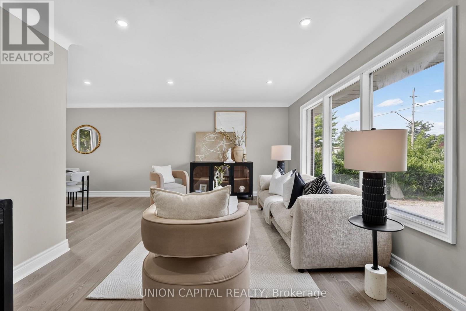 30 COLLIER ROAD N - 4