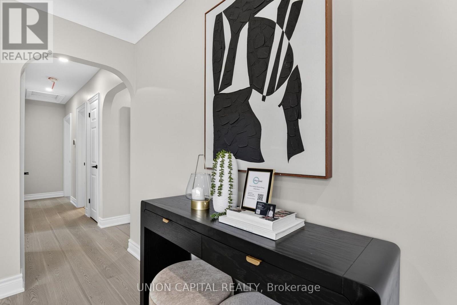 30 COLLIER ROAD N - 8
