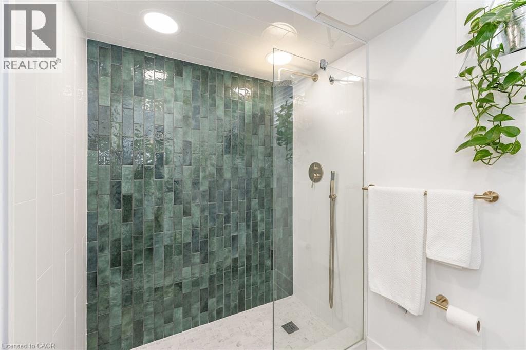 83 SHENDALE Drive - 22
