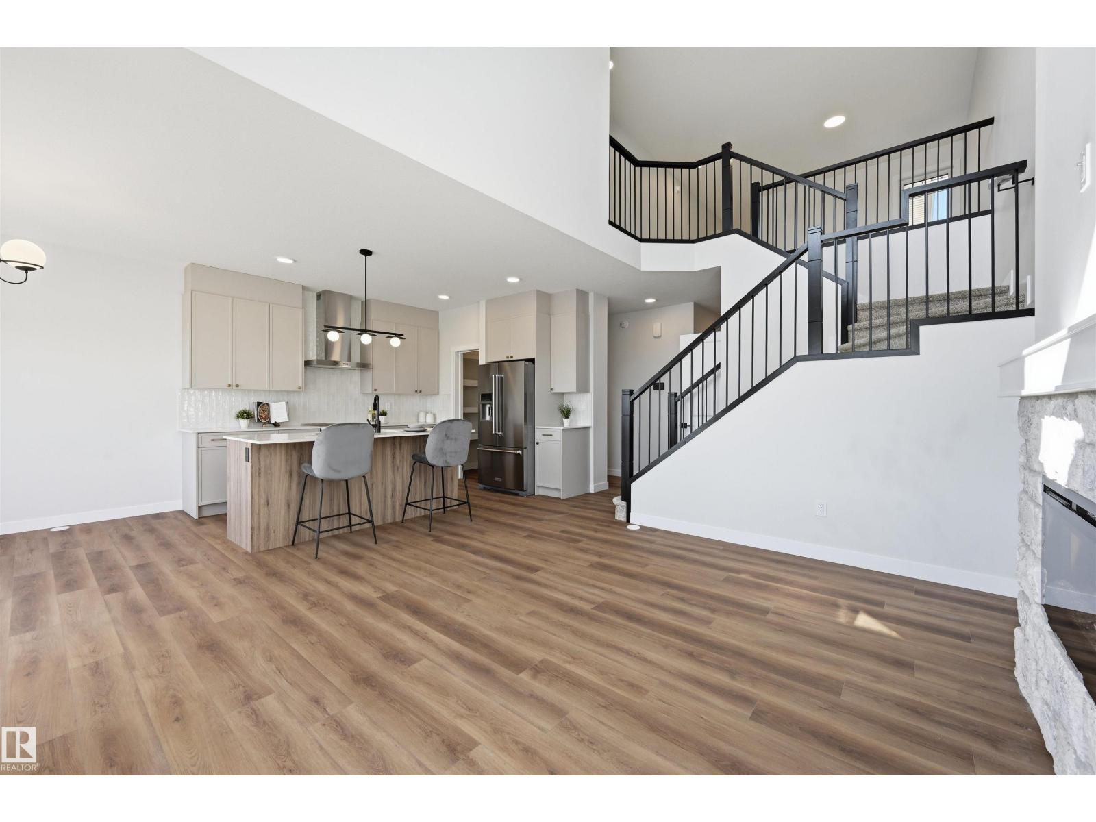 2815 188 ST NW - 8