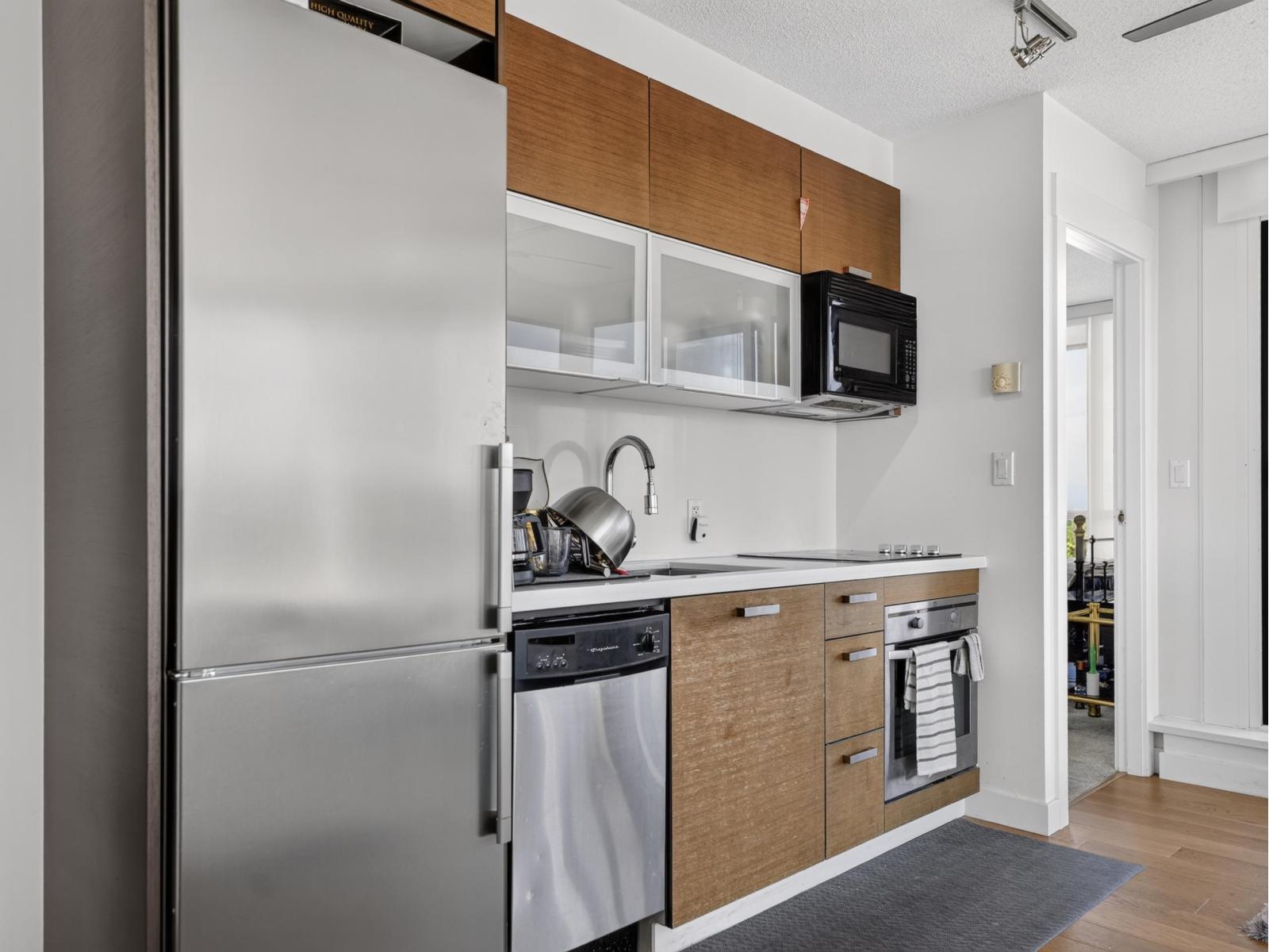2 Bed, 2 Bath House for Sale in Surrey – 2302 10777 UNIVERSITY DRIVE, Surrey – MLS# R3145903 - Image 8