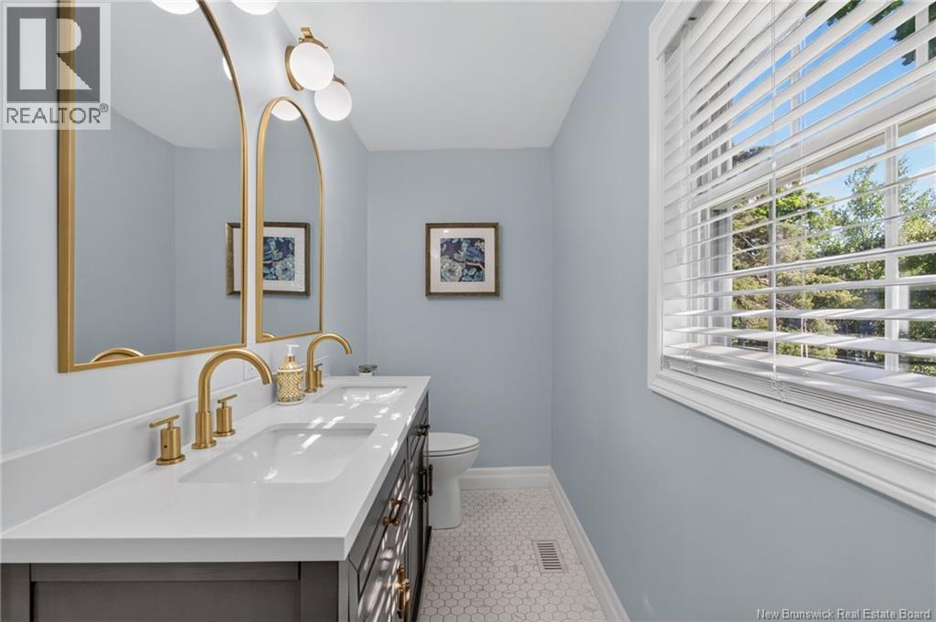 12 Fairway Boulevard - 22