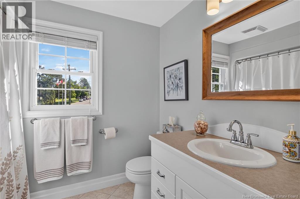12 Fairway Boulevard - 24