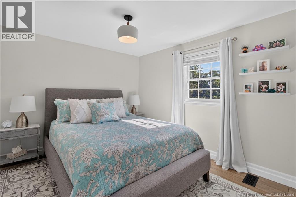 12 Fairway Boulevard - 25