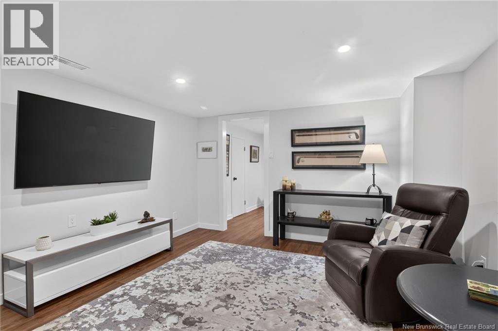 12 Fairway Boulevard - 30