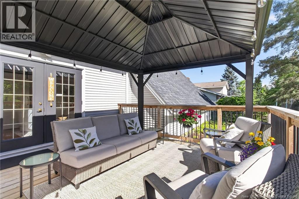 12 Fairway Boulevard - 33