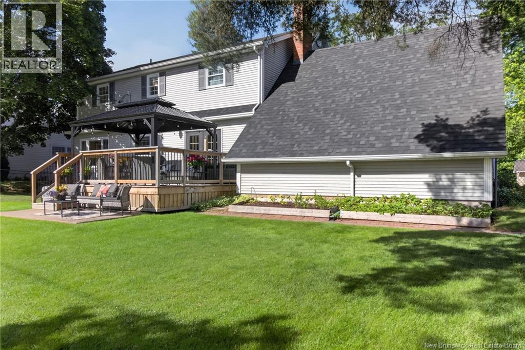 12 Fairway Boulevard - 35