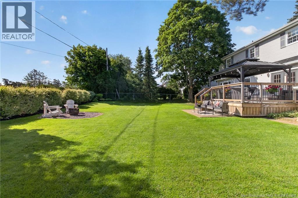 12 Fairway Boulevard - 36