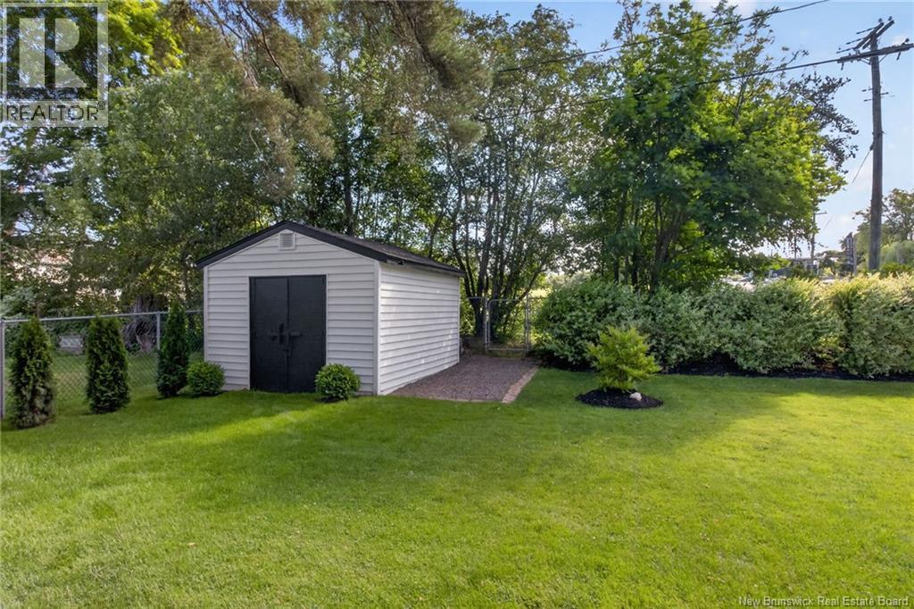 12 Fairway Boulevard - 38
