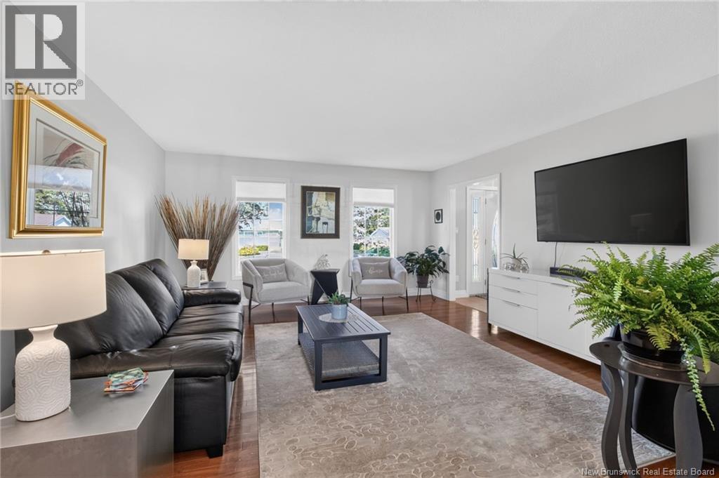 12 Fairway Boulevard - 7