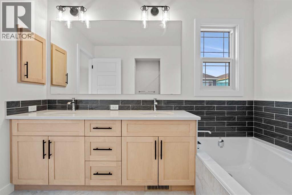 571 Buffaloberry Manor SE - 25
