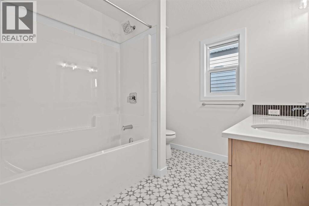 571 Buffaloberry Manor SE - 31