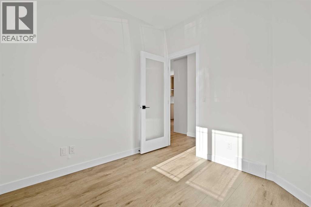 571 Buffaloberry Manor SE - 16
